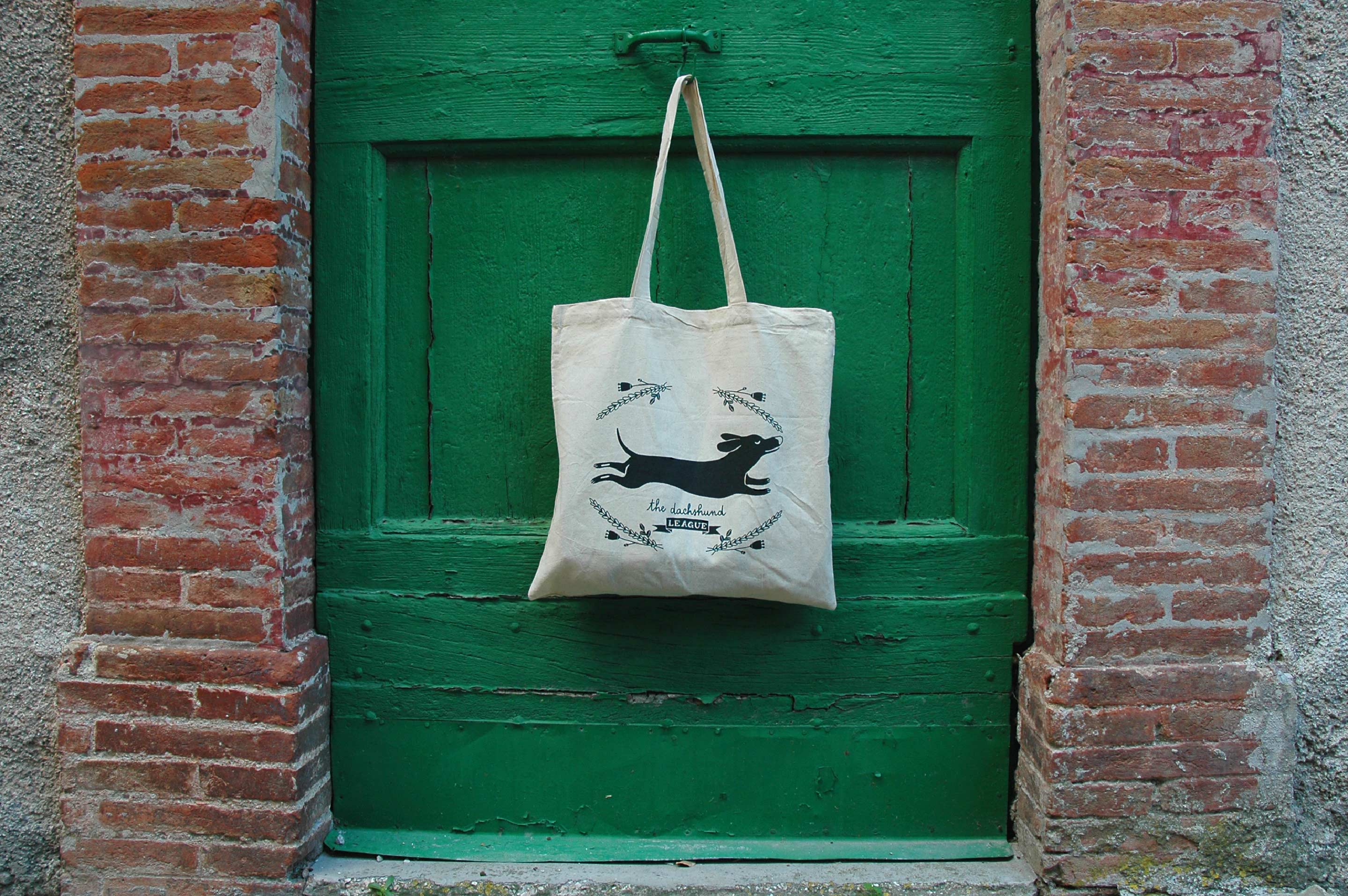 giuliasagramola_dachshund_bag_photo01_2880px